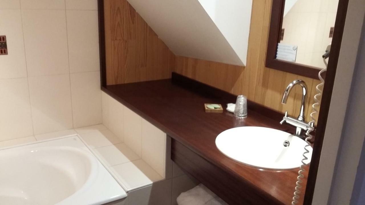 Domaine Les Grandes Roches Bed & Breakfast Tregunc Ngoại thất bức ảnh